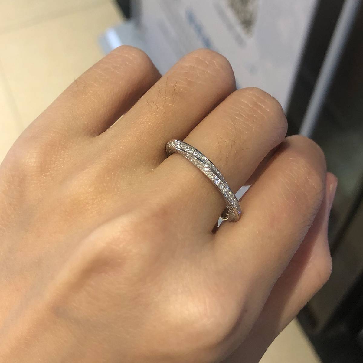 满钻扭臂排戒S925银镀白金女戒定制选款副石莫桑钻1.1ct